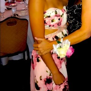 Size small 1 speechless floral dress